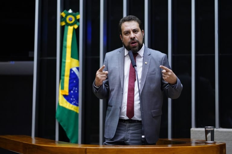 lider da federacao psol rede diz que prioridade da bancada sera combater desigualdades sociais