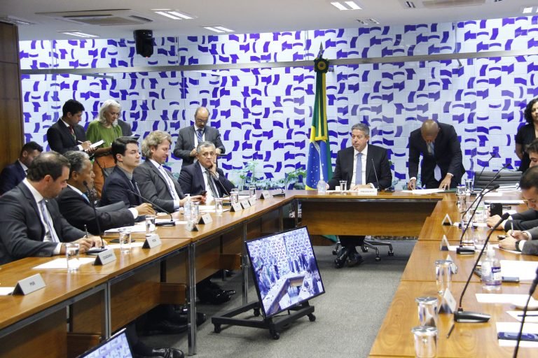 lideres vao discutir postura dos parlamentares no plenario e nas comissoes