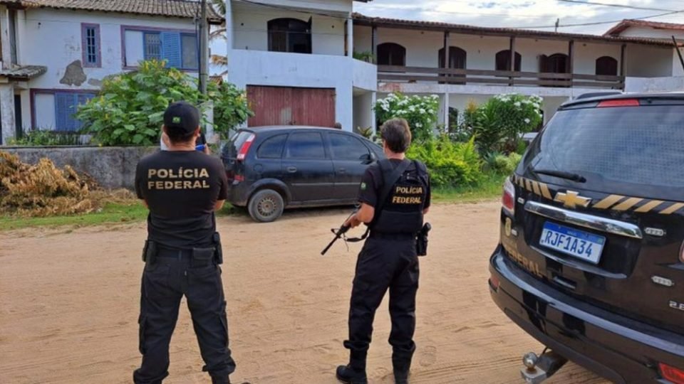 pf e mpf cumprem mandados de busca e apreensao no rj por envolvimento no 8 de janeiro