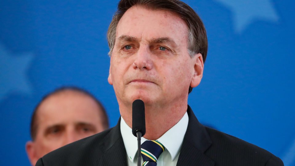 por capital politico bolsonaro acena a base ao bancar retorno ao brasil