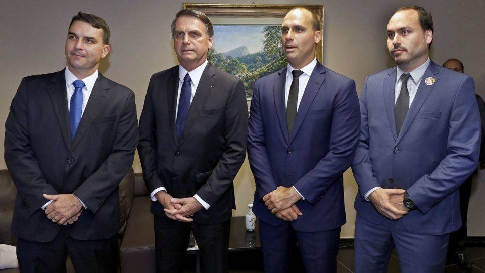 cgu manda derrubar sigilo de visitas de filhos de bolsonaro ao planalto