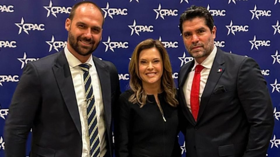 eduardo bolsonaro denuncia censura politica no brasil em evento nos eua