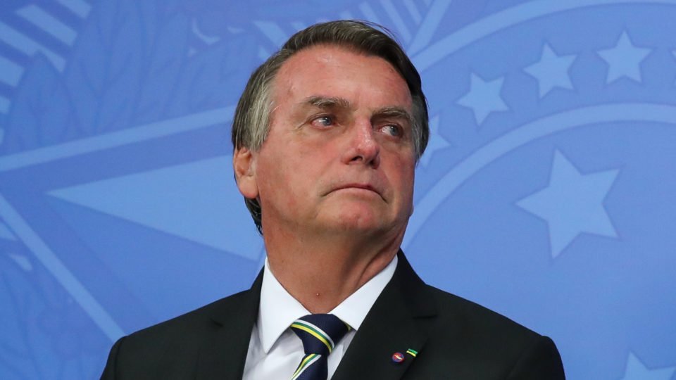 bolsonaro depoe sobre joias na pf por cerca de 3 horas