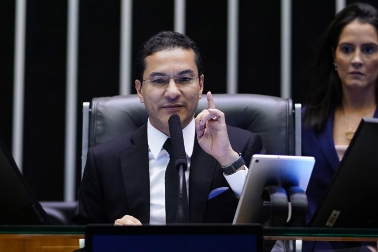 deputados analisam medidas contra diretor da aneel por criticas a camara