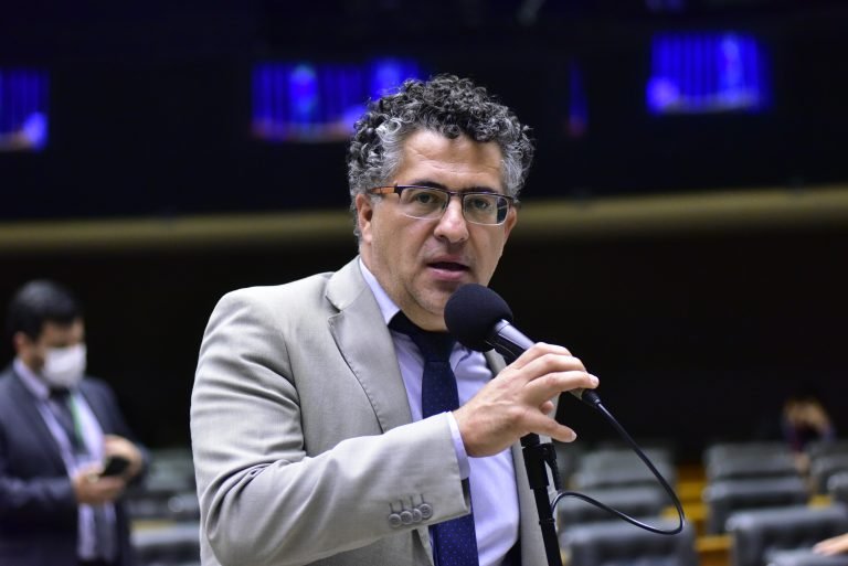 deputados do governo e da oposicao avaliam 100 dias do governo lula