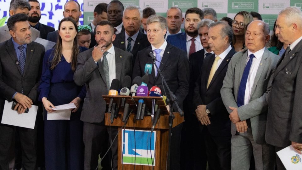 oposicao apresenta pedido de investigacao do stf assinada por advogados de presos no 8 1