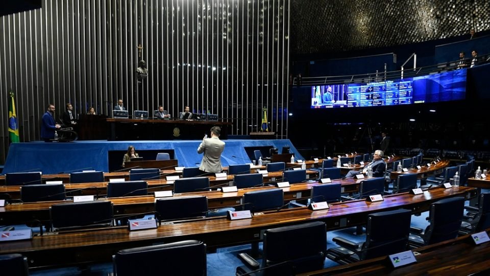 senadores da oposicao pretendem barrar urgencia na votacao da nova regra fiscal