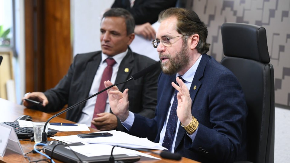 cpi das ongs e instalada no senado plinio valerio e eleito presidente