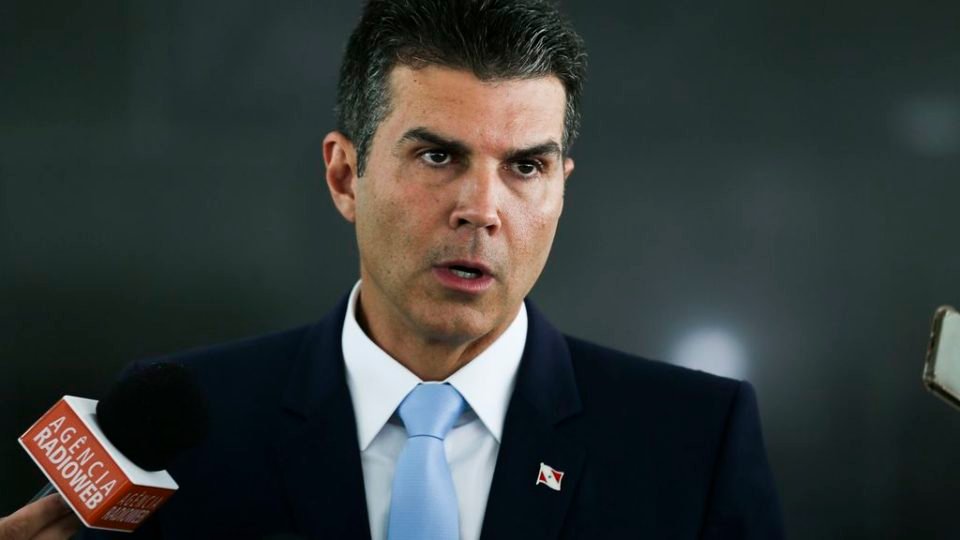 helder barbalho manifesta publicamente apoio a celso sabino para o turismo