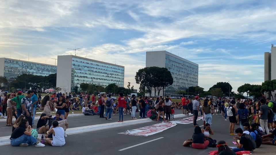 indigenas protestam contra o marco temporal
