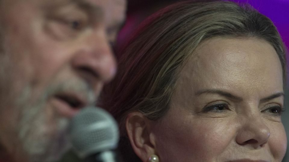 novo entra com acao no stf contra radio e televisao do pt