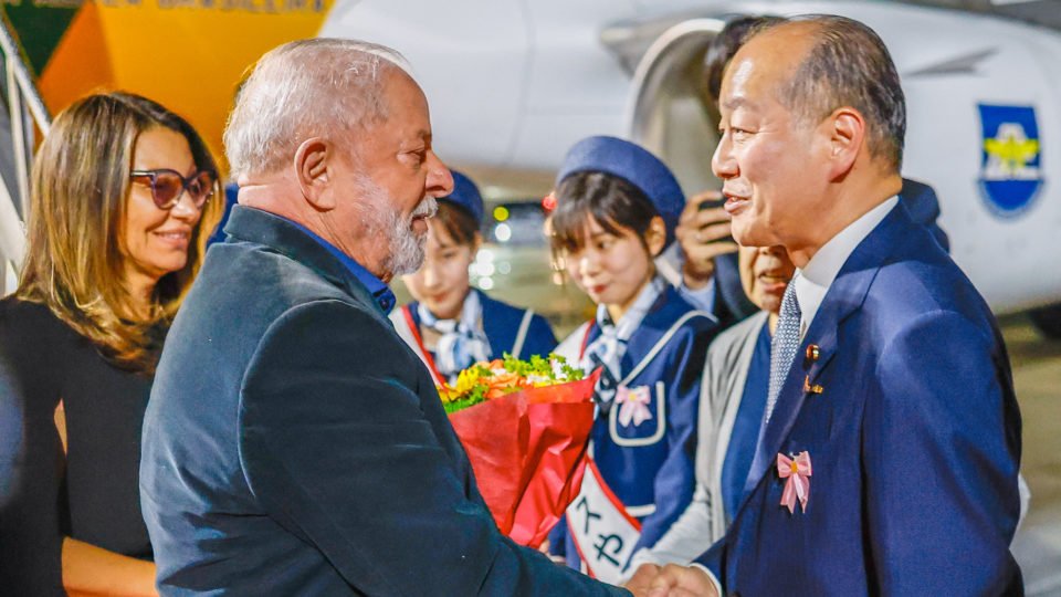 passagem de servidor ao exterior chega a r 114 mil no governo lula