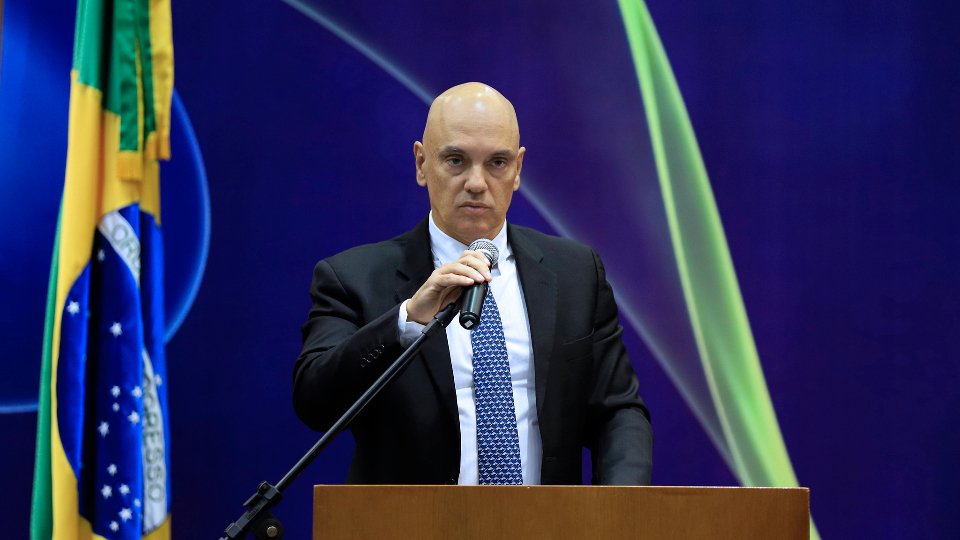 gilmar mendes lamenta agressao sofrida por moraes e diz que debate se faz com ideias