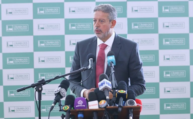 lira defende conclusao da reforma tributaria e diz que texto e divisor de aguas para economia