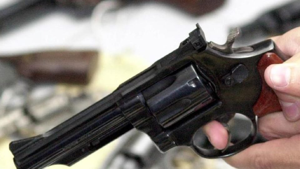 pf confirma que calibre 38 passa a ser restrito e nega registro da arma