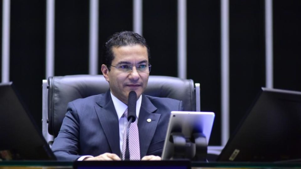 pp e republicanos vao aderir ao governo lula impulsionados por interesses partidarios e privados