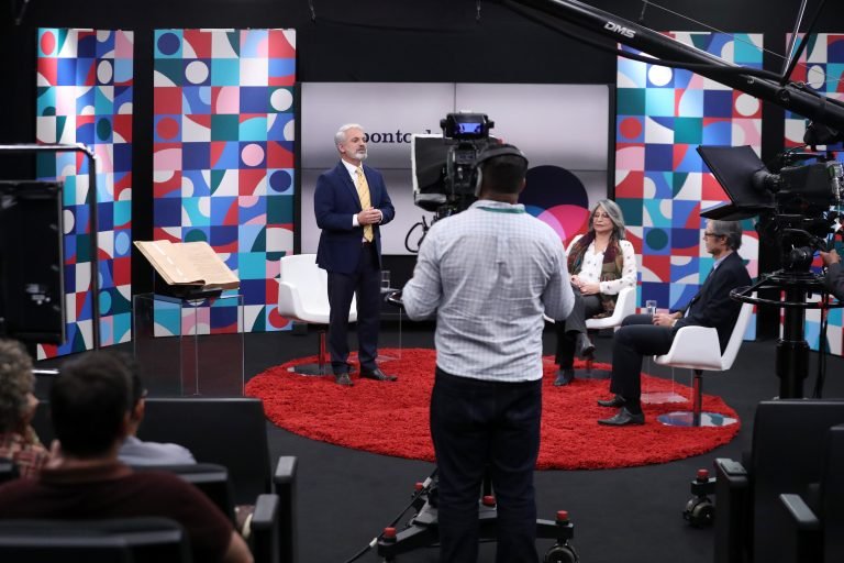 tv camara promove serie de programas sobre os 200 anos do parlamento