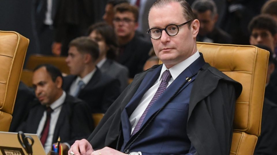 cobranca da esquerda sobre zanin mira segunda indicacao de lula para o stf