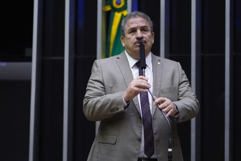 comissao aprova projeto que exige equipamentos esportivos em nucleos habitacionais feitos pelo governo