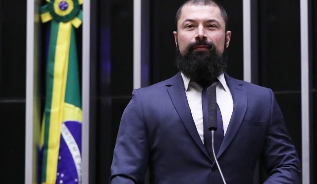 deputado propoe veto a armas de segurancas de lula e ministros