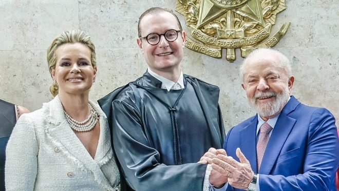 mulher de zanin atua em 14 casos no stf ministros discutem fim do impedimento em acoes de parentes