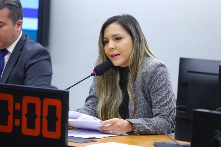 comissao aprova inclusao de representantes do esporte em conselho da crianca e do adolescente
