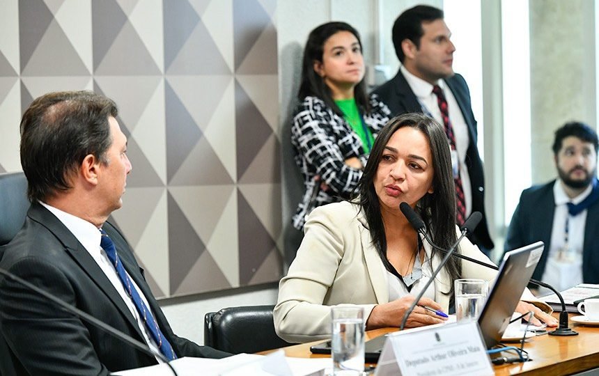 sem prova cabal para associar bolsonaro a golpe relatora da cpmi do 8 1 devolve tarefa ao stf