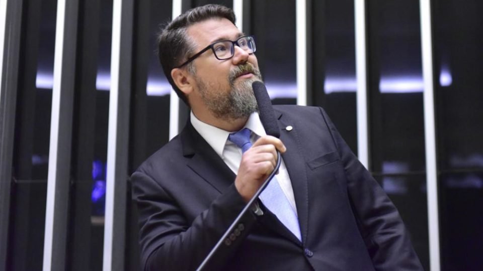 comissao aprova mocoes de repudio ao governo lula pelo controle de armas e por fala contra israel