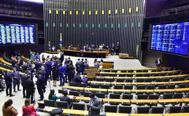 lideres da camara e do senado adiam votacao de vetos para dia 23