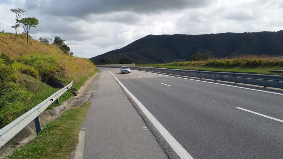 pesquisa mostra o tamanho do abismo entre estado e setor privado nas rodovias
