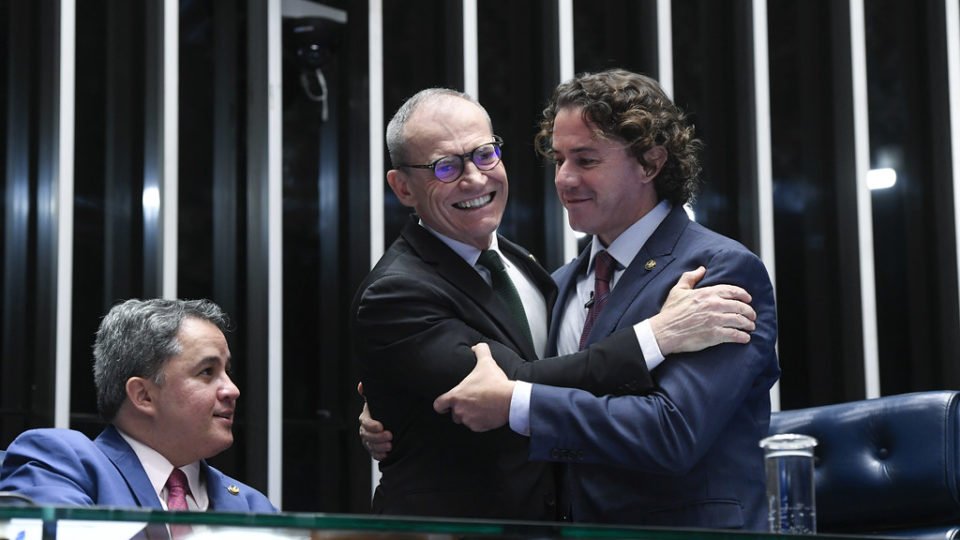 senado aprova projeto que facilita liberacao de agrotoxicos