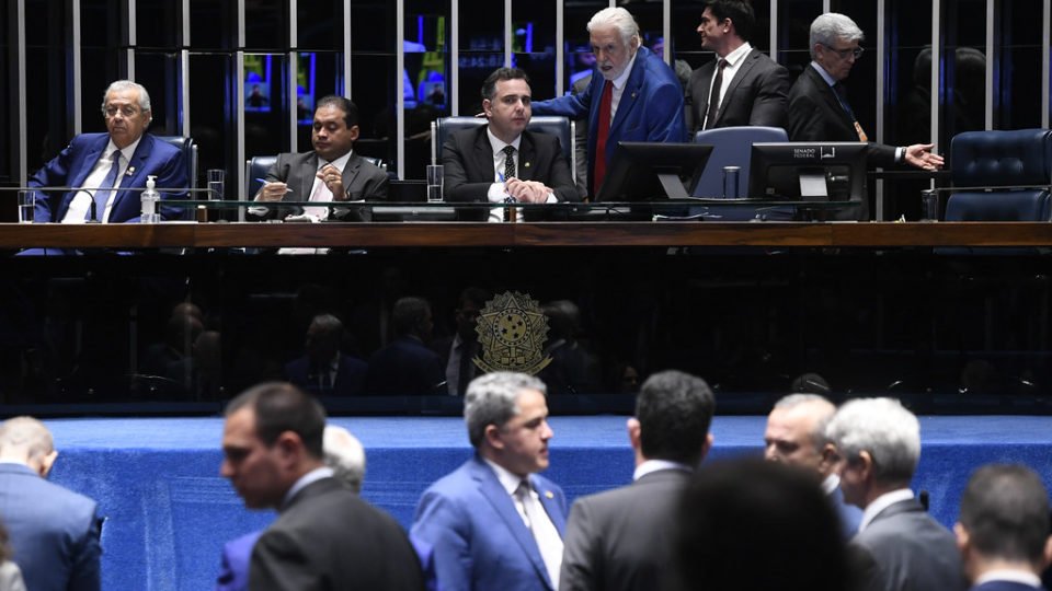 veja como votou cada senador na aprovacao da pec que limita poder do stf