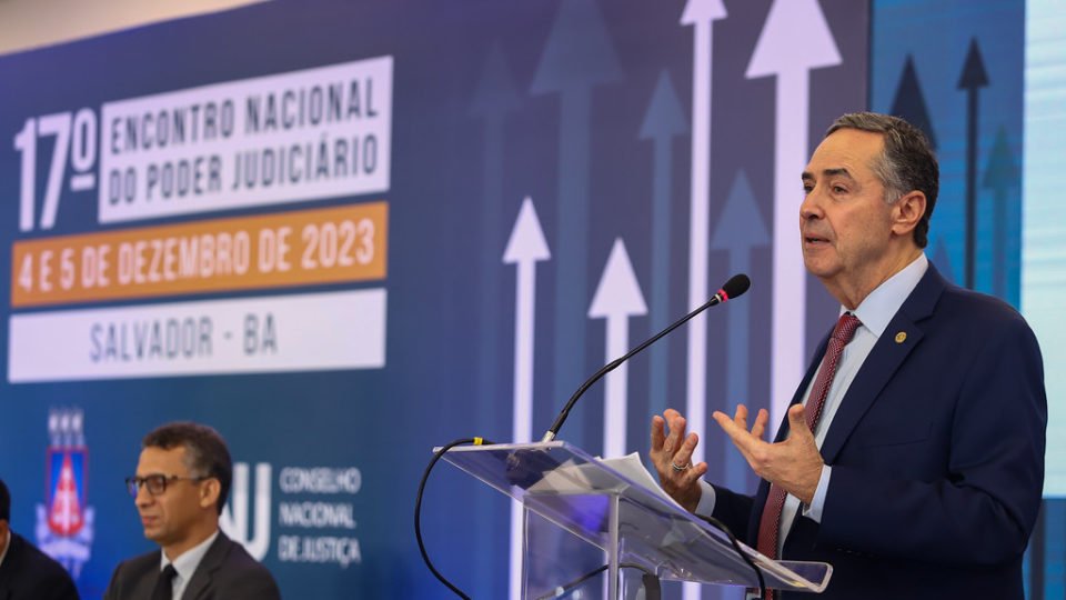 barroso defende uso de linguagem simples no judiciario