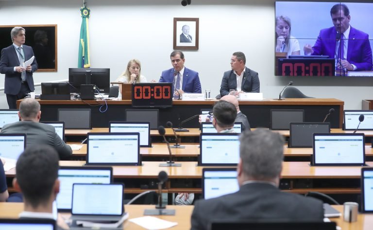 conselho de etica instaura processo contra janones e arquiva processos contra deputadas do psol