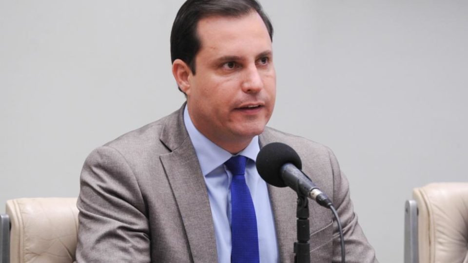 deputado apresenta projeto para impedir entrada de militares da venezuela no brasil