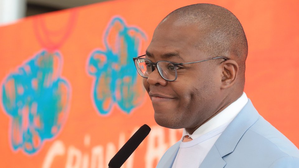 ministro silvio almeida se reuniu com militantes acusados de agredir policiais na alesp