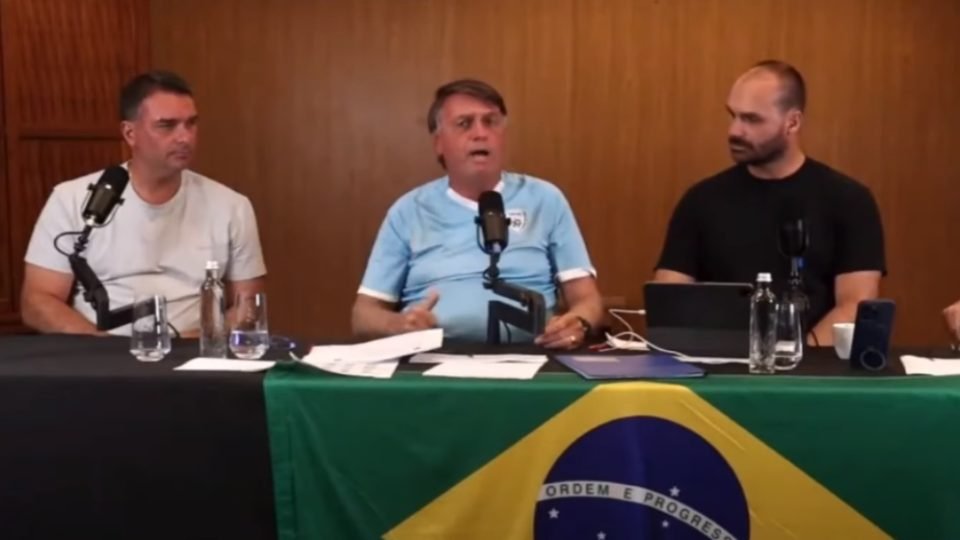 bolsonaro ironiza lives de lula apos petista abandonar transmissoes por baixa audiencia