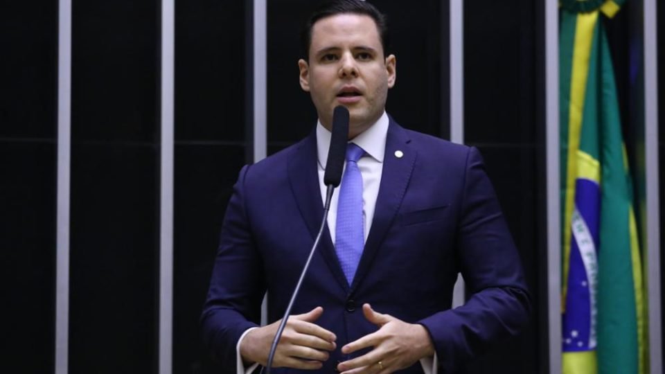 deputado articula pec para exigir aval do congresso em operacoes da pf