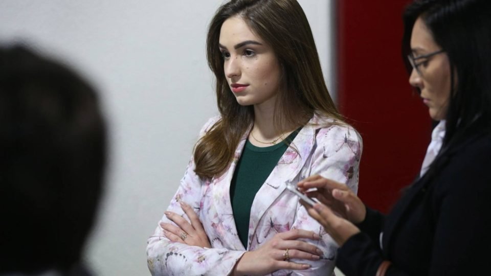 jornalista ex militante do pt e procurada pelo fbi por suposto golpe milionario nos eua