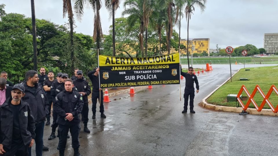 policiais penais federais dizem que categoria nao e valorizada pelo governo lula