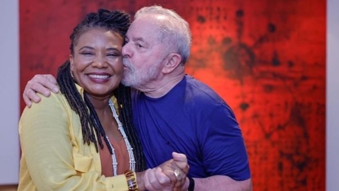 senadores da oposicao condenam projeto para construir museu de r 40 milhoes sobre o 8 1