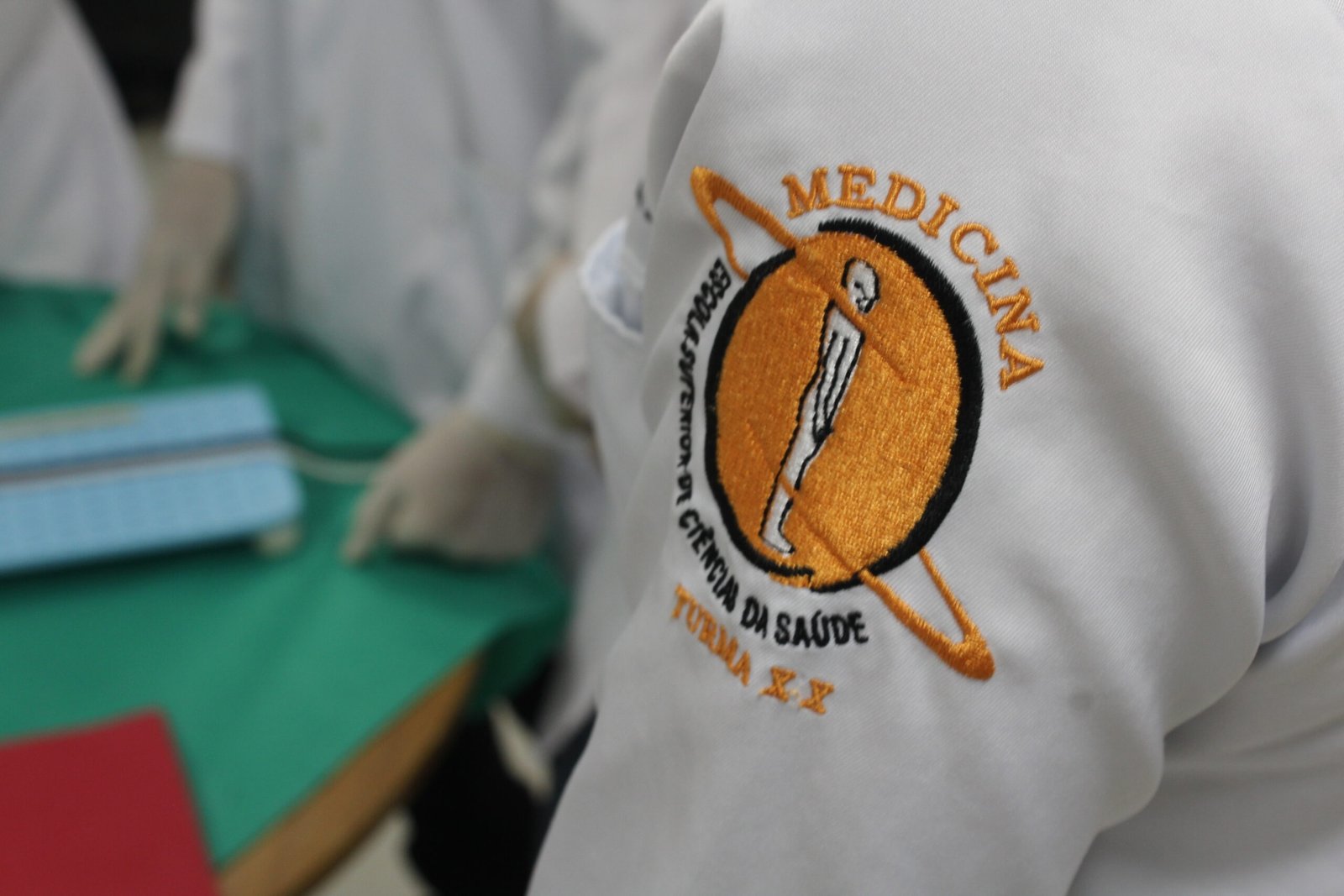 Estudantes de medicina podem concorrer a bolsa para monitoria