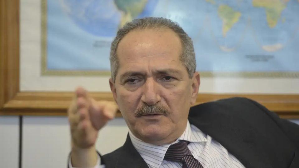 Aldo Rebelo critica Lula sobre Israel: Brasil deve mediar e não ampliar conflitos