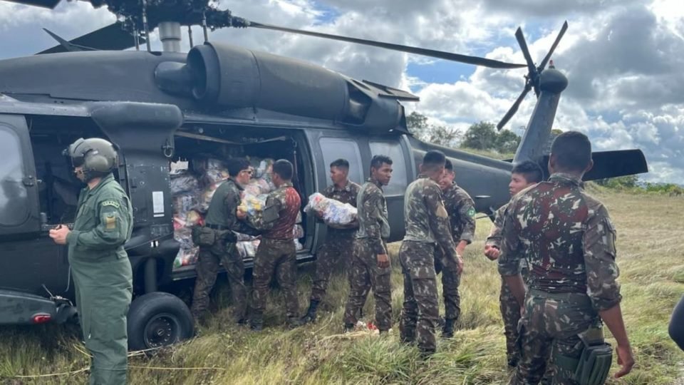 Exército vai construir duas bases militares temporárias e reforçar atuação no território Yanomami