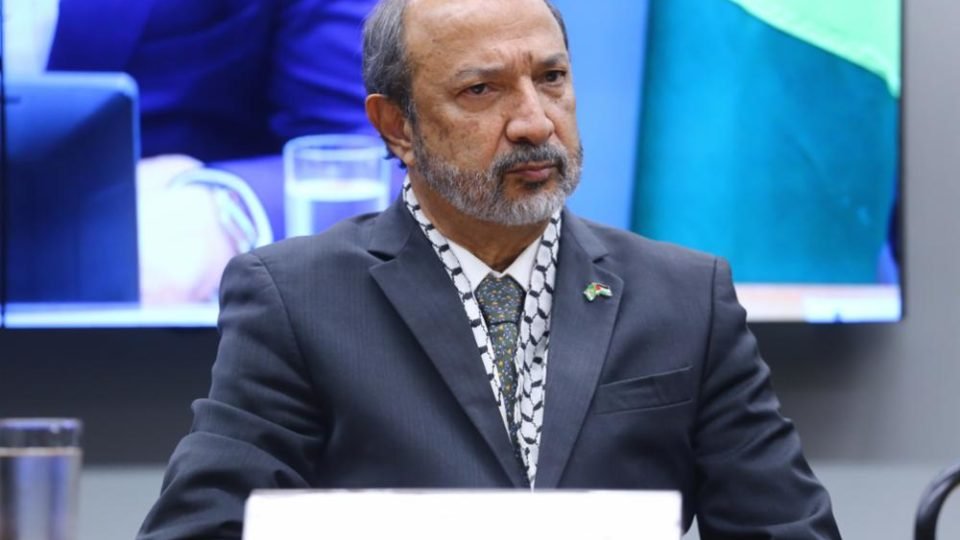 Extremista demitido por zombar de vítima do Hamas é recebido na Fundação Palmares