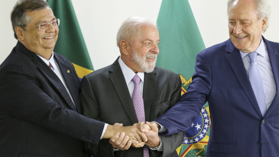 governo deturpa grafico e cria narrativa para se apropriar de queda nos homicidios