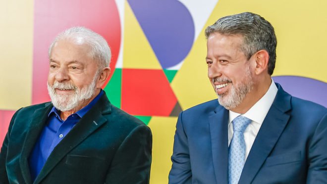 Lula e Lira se reúnem para aliviar tensão entre poderes; Padilha nega falta de diálogo