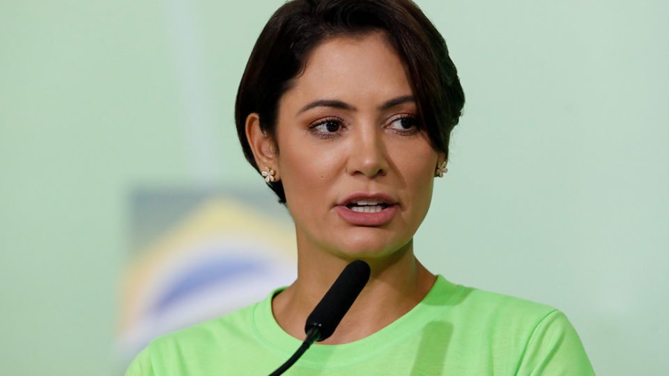 Michelle Bolsonaro decide cancelar turnê que faria aos Estados Unidos