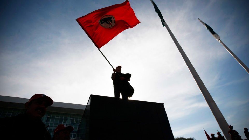 Petistas querem homenagear MST em sessão solene na Câmara