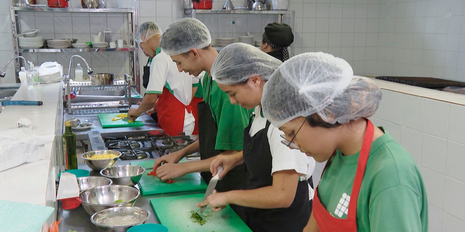 alunos do curso tecnico de gastronomia do instituto federal de brasilia.jpg